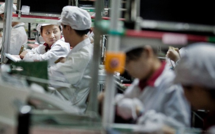 Apple asked its manufacturers to investigate the possibility of moving iPhone production to the US, report says